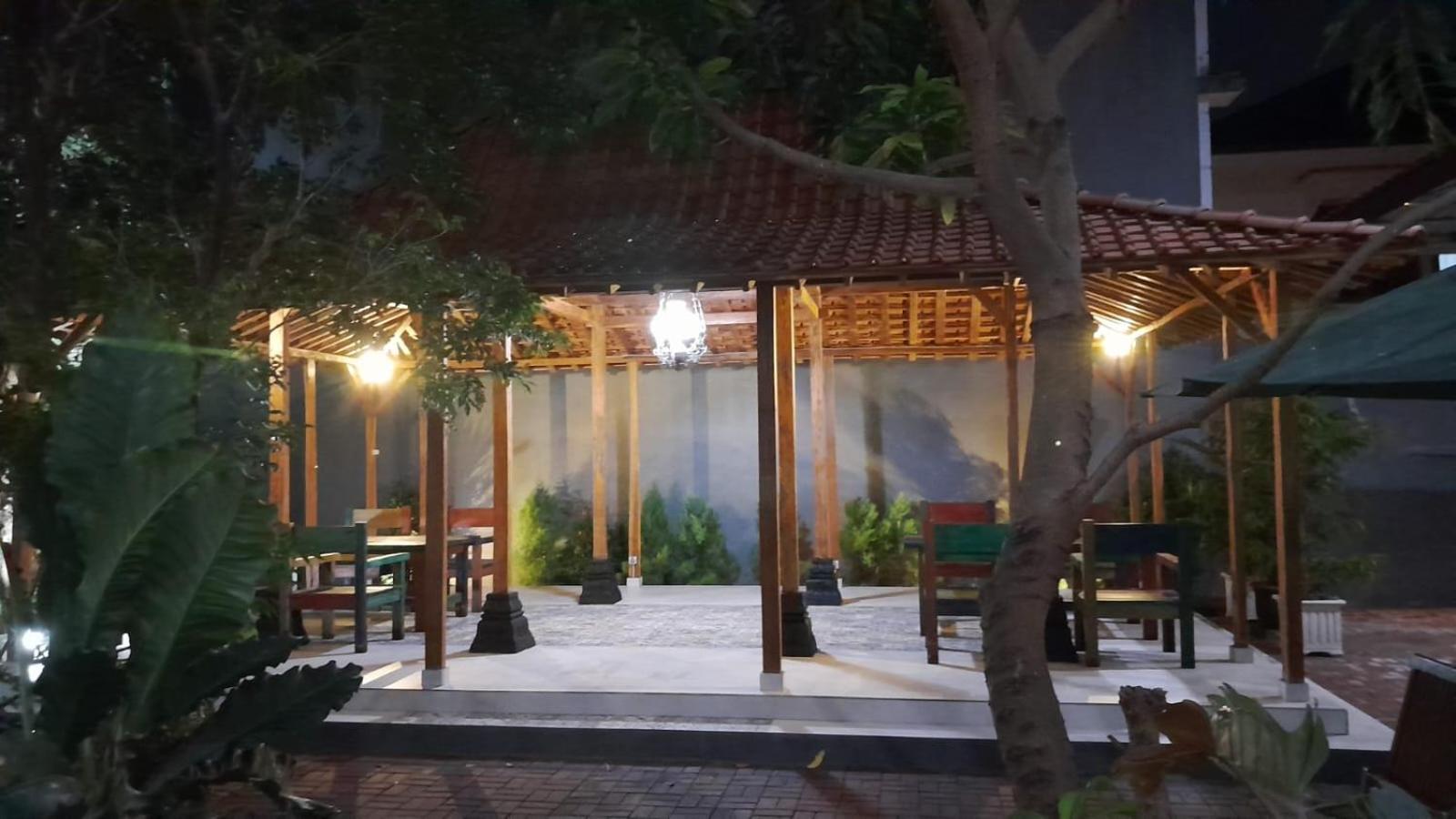 Djembar Inn Kalasan Экстерьер фото